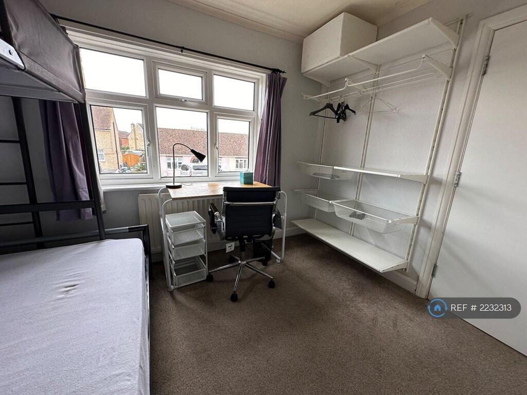 Double Bedroom b 