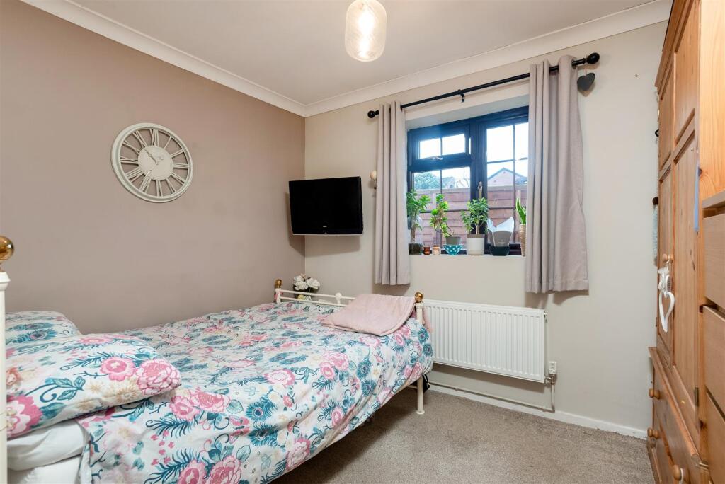 14 Bosley Close-8.jpg