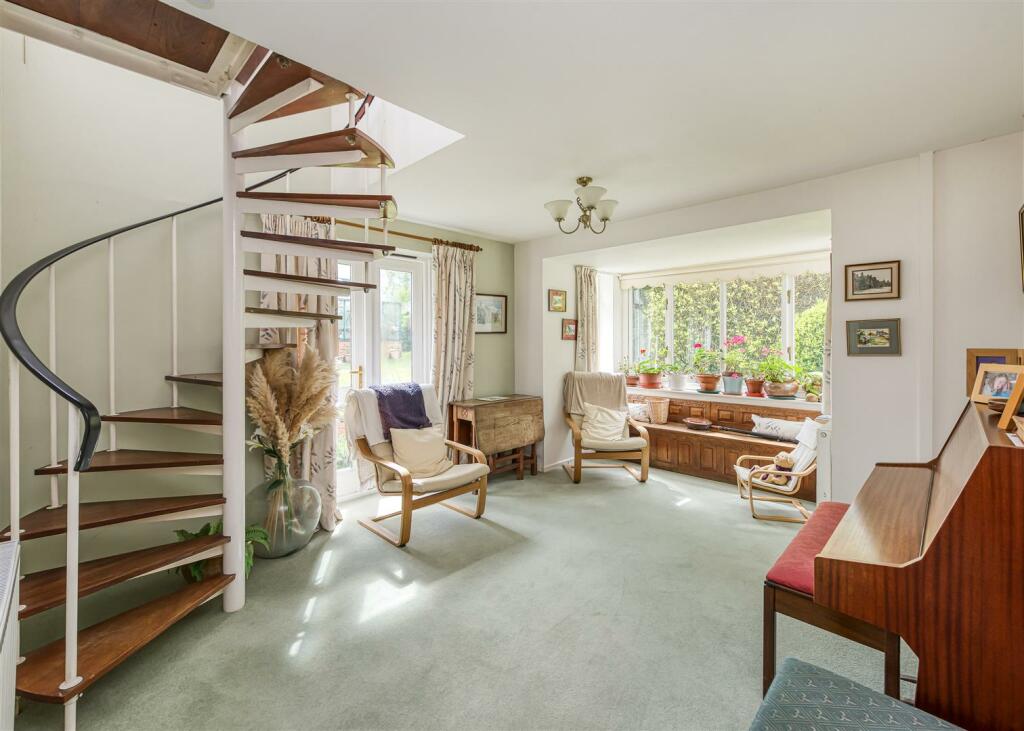 Leafields Farm-annex sitting.jpg