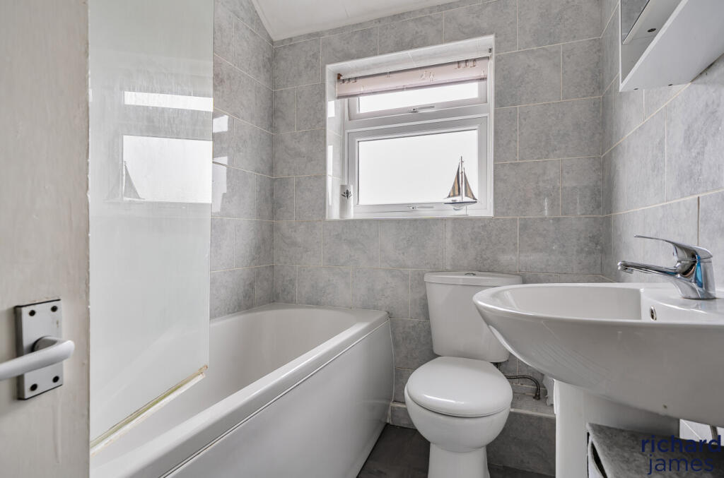 468dbf1441b84fa2859a90c627fed526