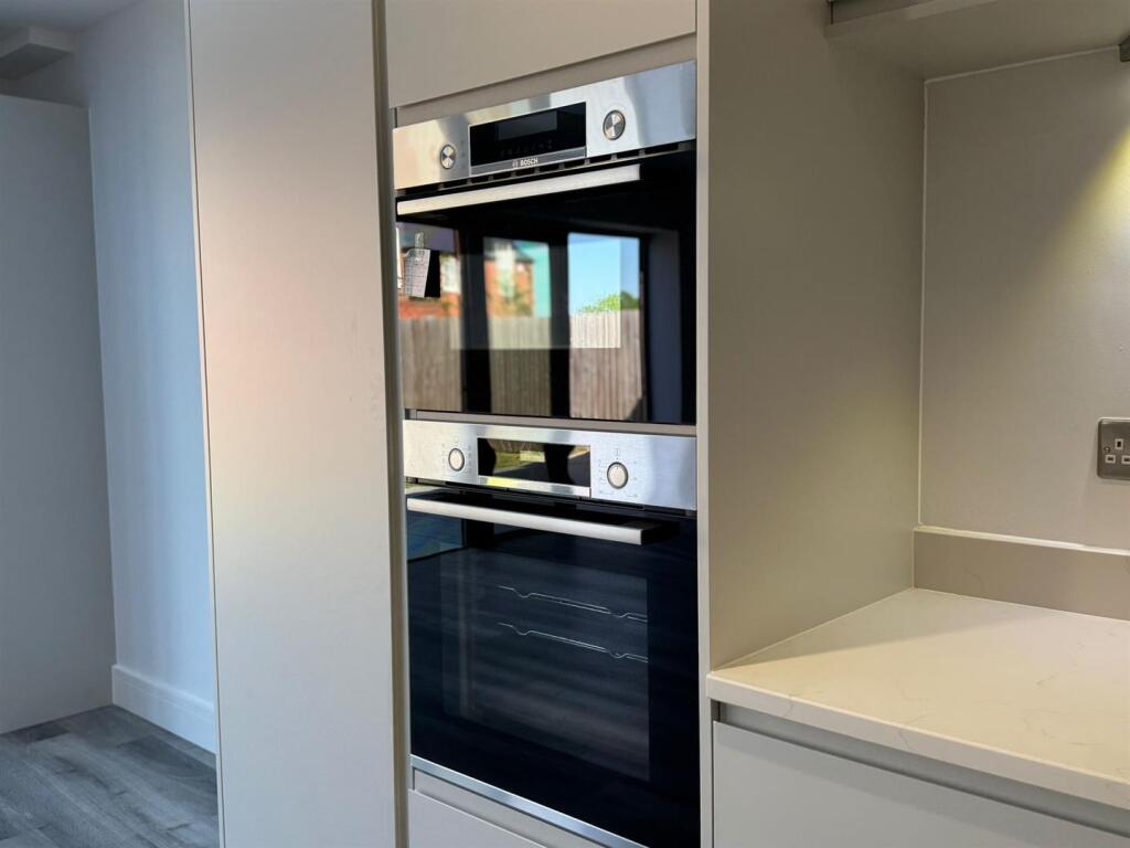 Kitchen oven.jpg