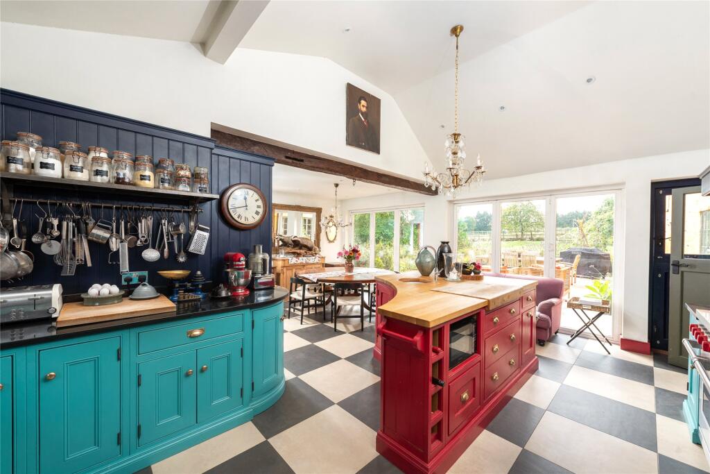 Kitchen/Breakfast Rm