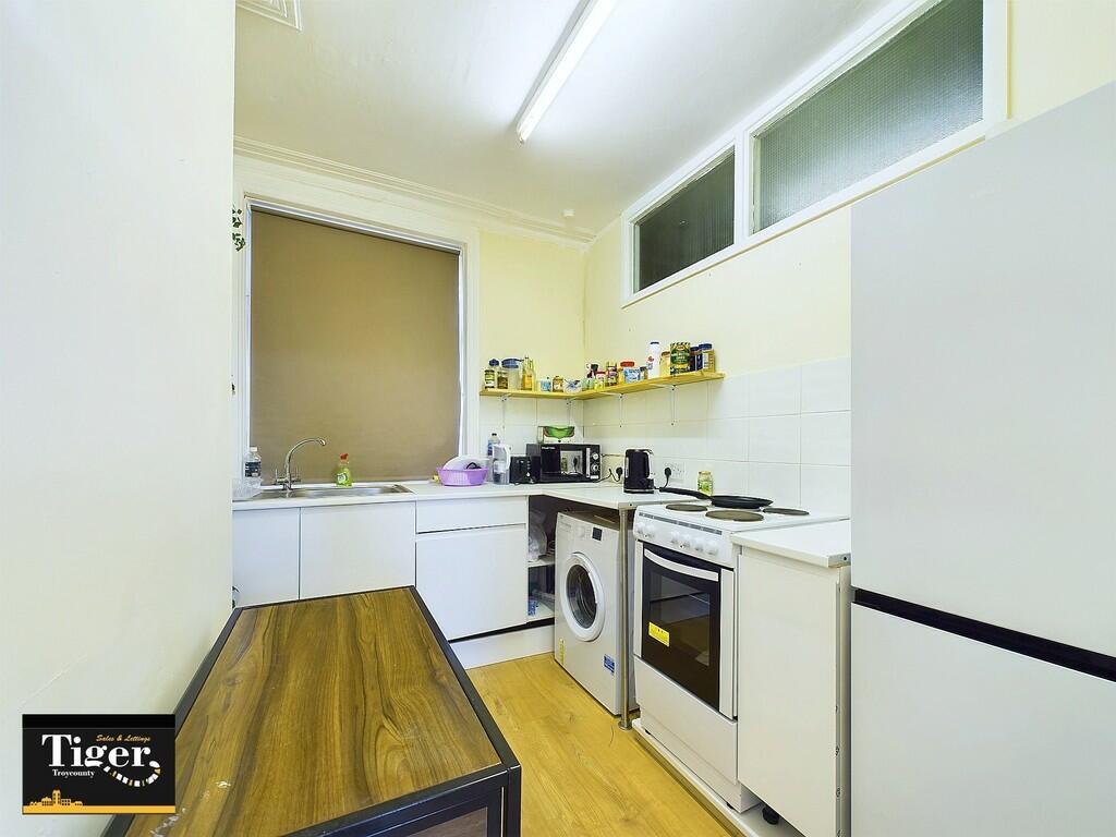 CAM02176G0-PR0416...