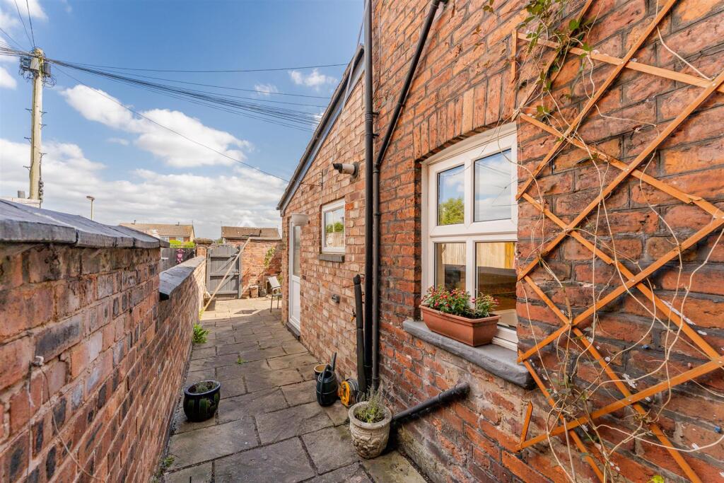 21 Regent Street, Moulton-2.jpg