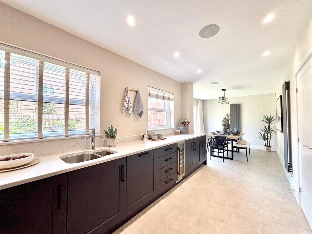 WhatsApp Image 2025-09-15 at 17.00.33_f83909f0.jpg