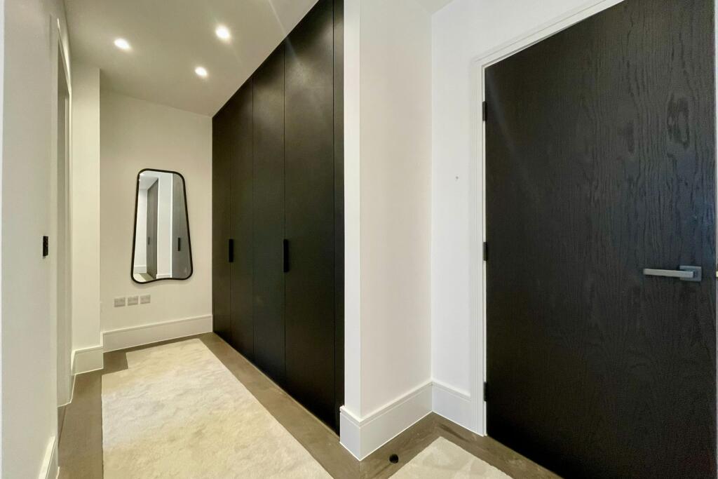 Apartment 3 Sereno House, 22 Beech Hill, Barnet, Hertfordshire, EN4 0JP