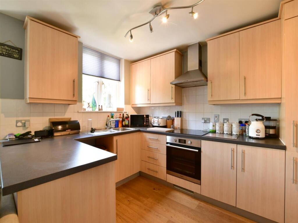 901g1lat - kitche...