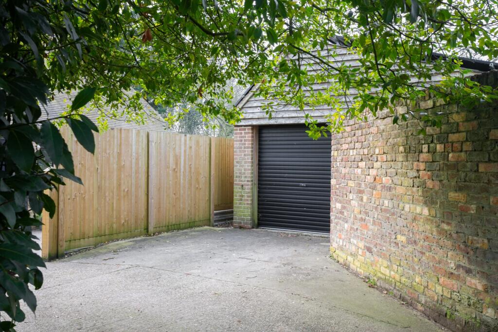 Garage/store