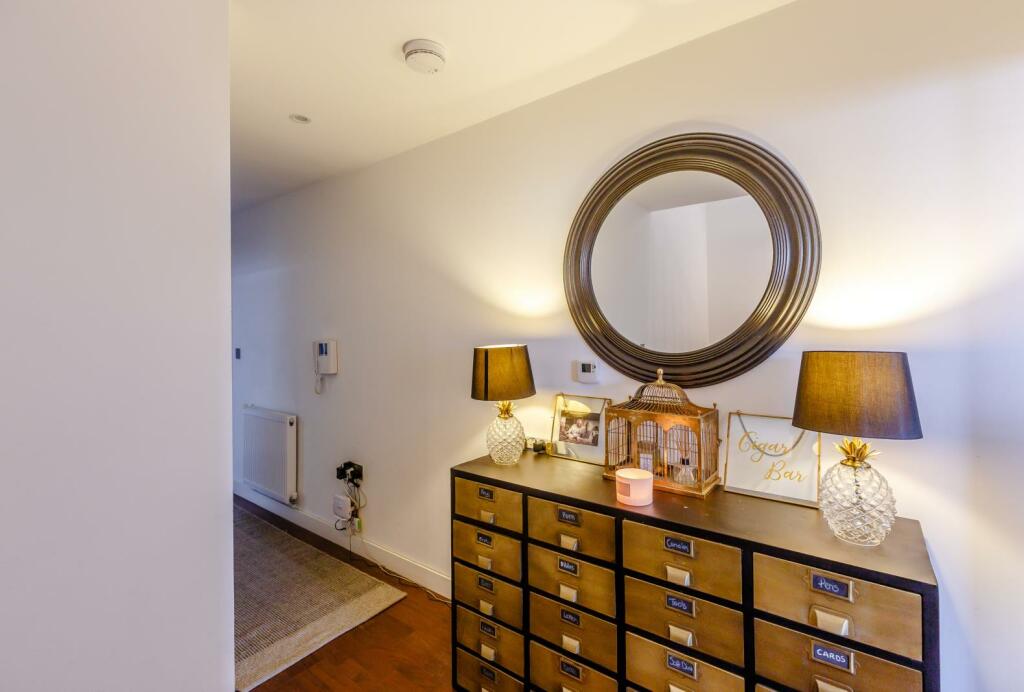 8381916-interior11-800.jpg