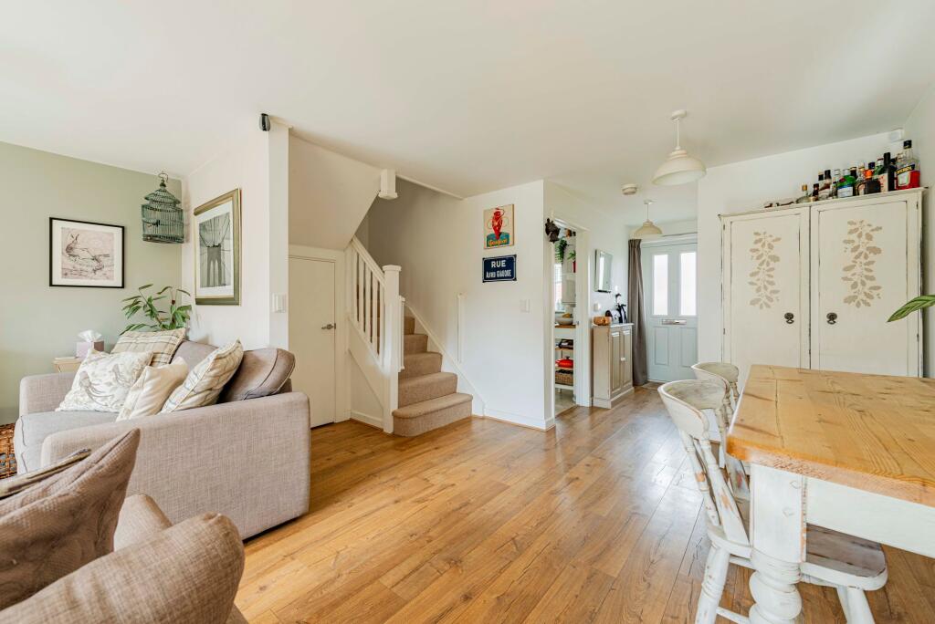 Living/Dining Room (6)