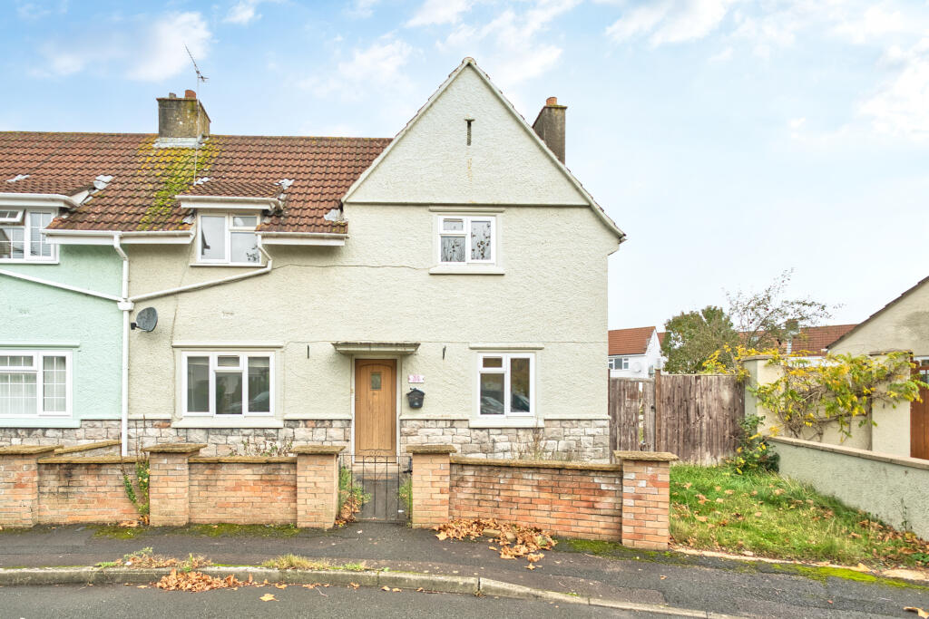 4 bed semi-detached house for sale Milton Green, 