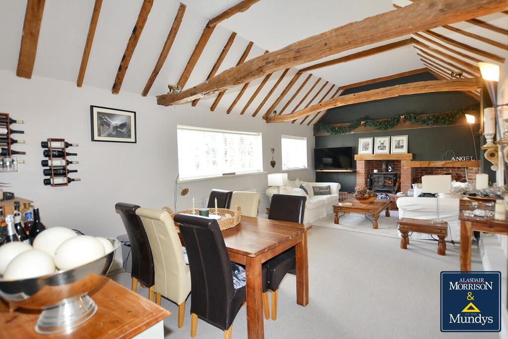 Family Room(2)