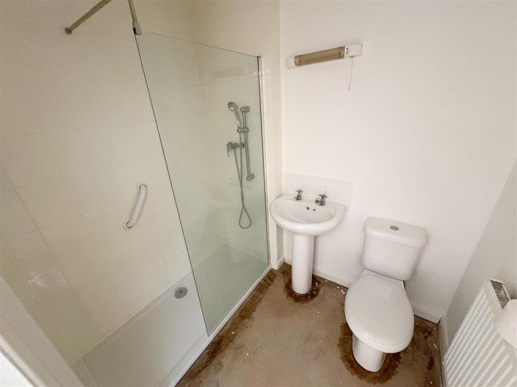 Shower room.jpg