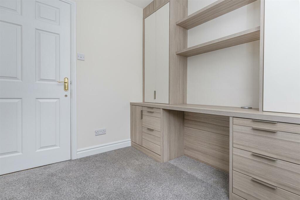 Bramleys Estate Agents - Elland - Oliver Meadows (