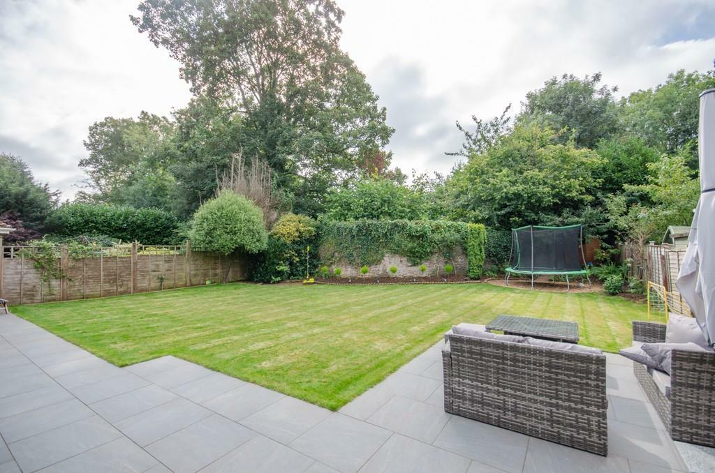 Rear garden pic 2.jpg