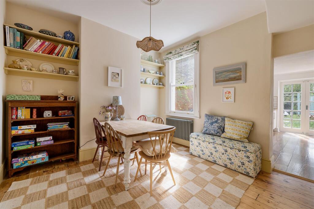 Trumpington Road, E7