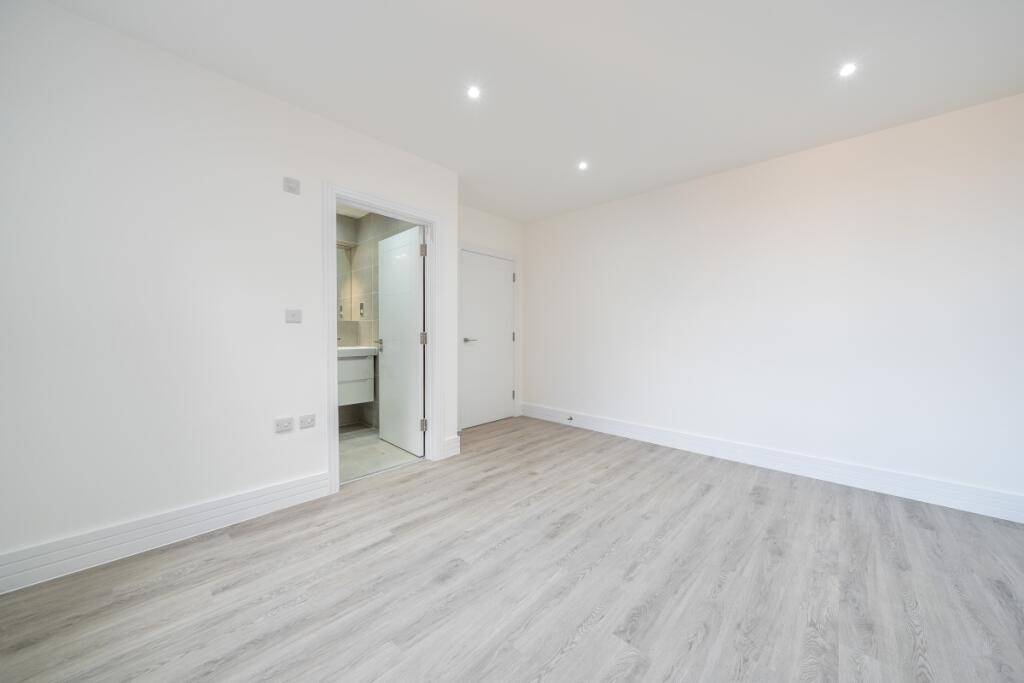 1356328-4-68c7fa6...