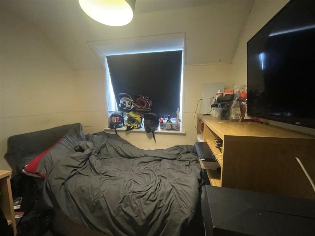 Bedroom 2.jpg