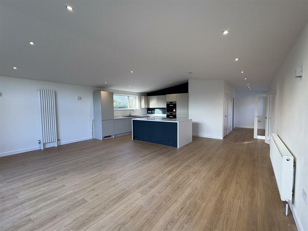 Lounge, Kitchen.jpeg