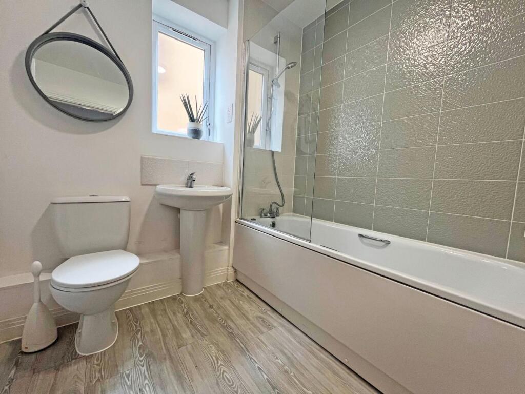 Bathroom1.jpg