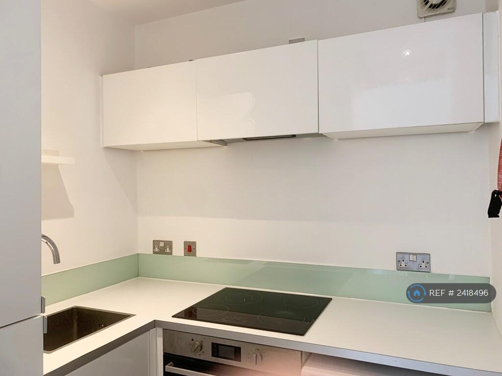 Modern Kitchen With Induction Hob, Fridge &amp; Washer