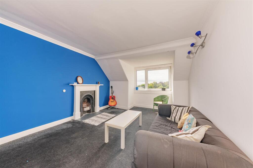 11 West Park Road Dundee-17.JPG