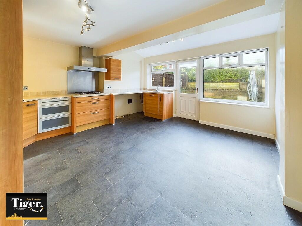 CAM02176G0-PR0401...