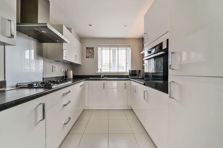 1304349 15 683eb7e88a859