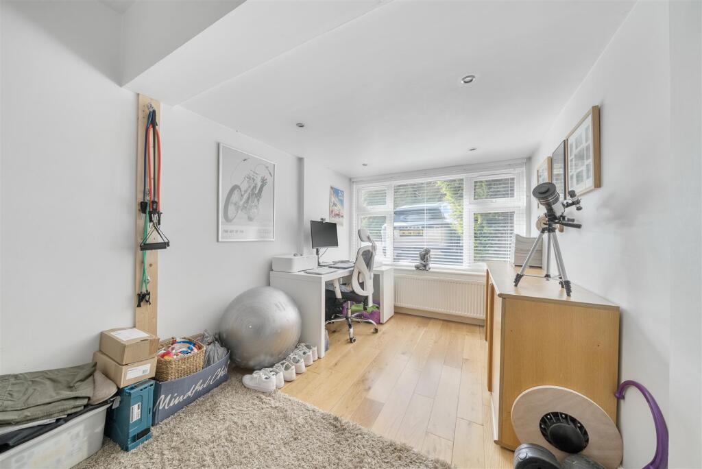 Study/Playroom: