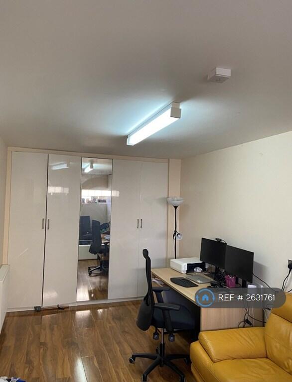 Snug/Office