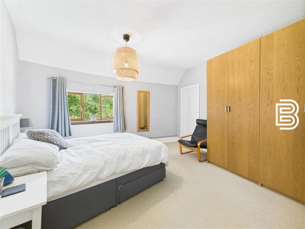 Bedroom 1 (1).jpg