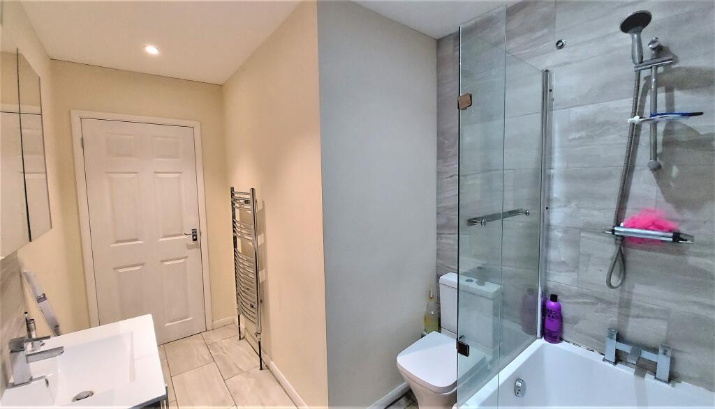 1st Floor Bathroom