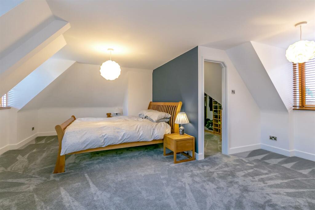 bed 1.jpg