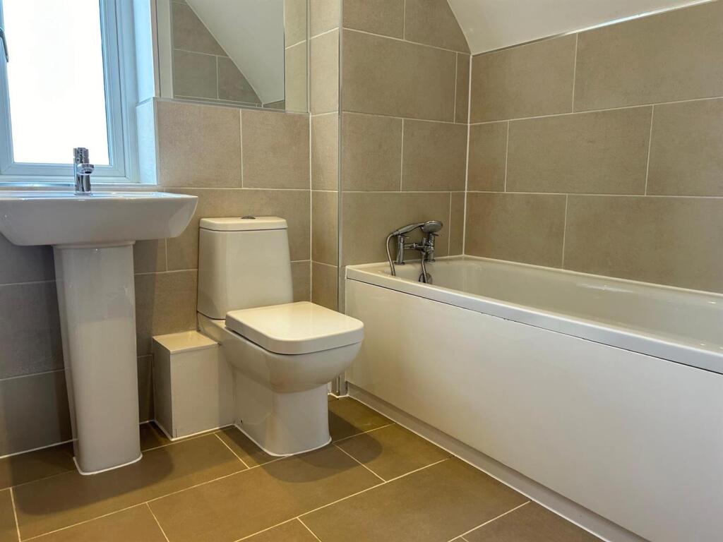 Family Bathroom / WC: