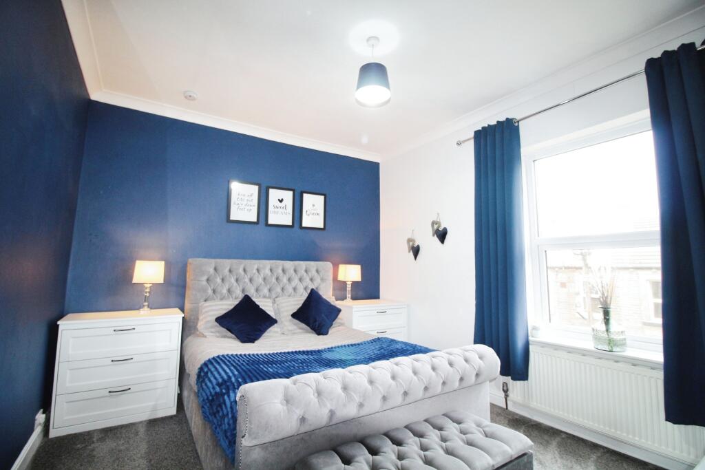 Bedroom 1 Queen.JPG
