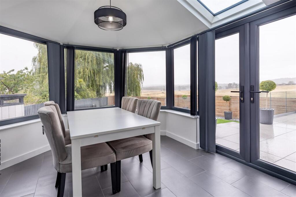 4, Forest Close (9).jpg