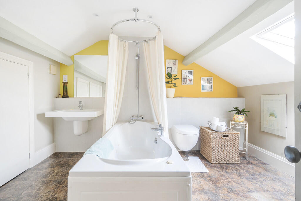 En Suite to Bedro...