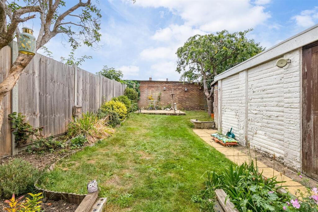 Romany Close 34-4.jpg