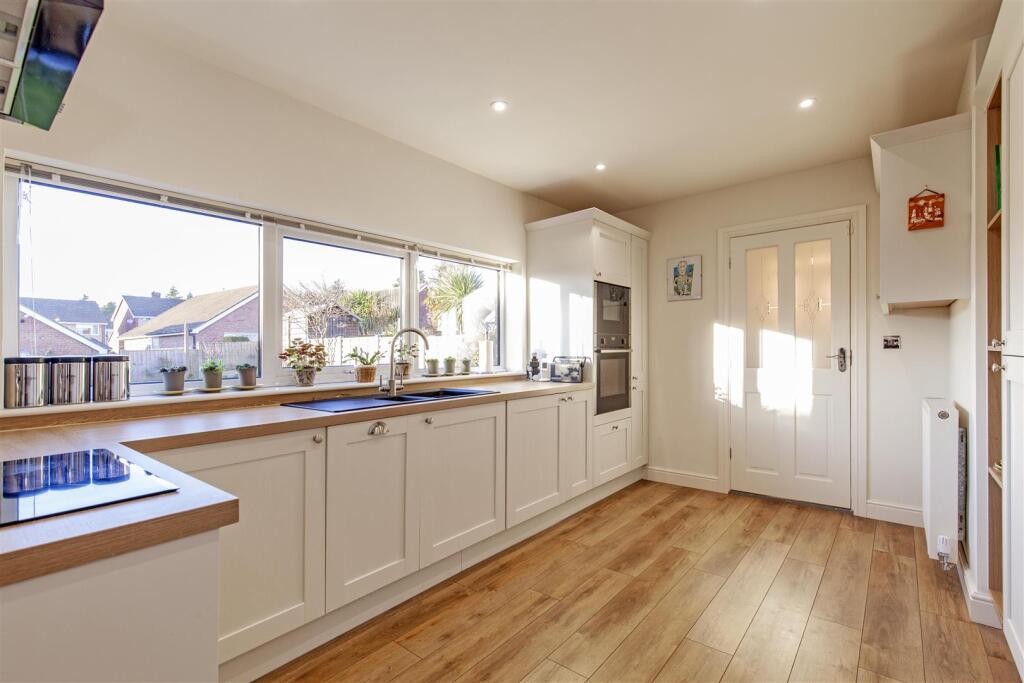 Kitchen-3.jpg