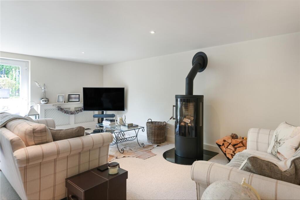 KINGSWOOD ROAD (7).jpg