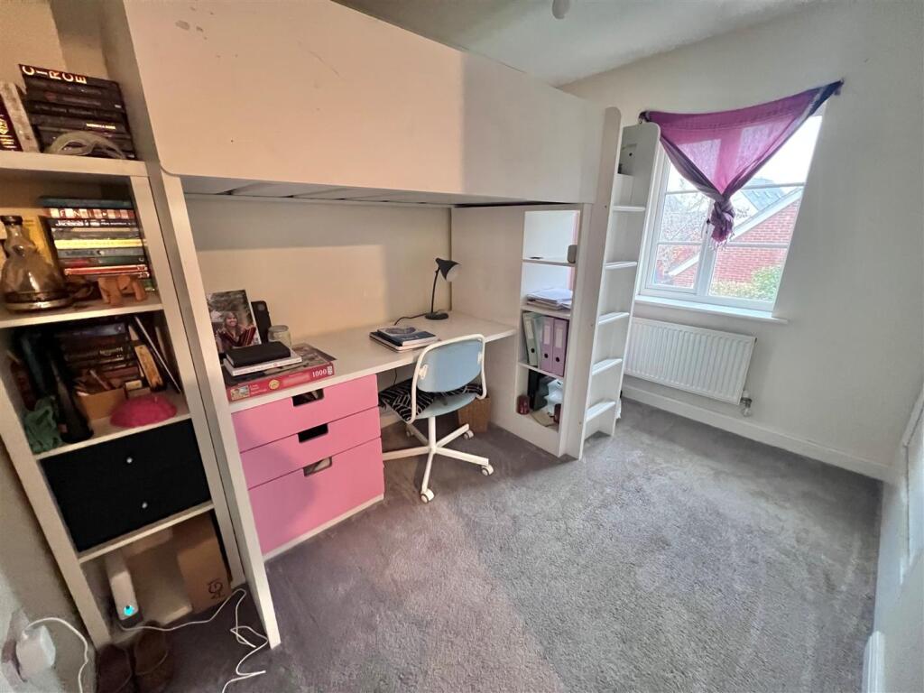 Bedroom 4.jpg
