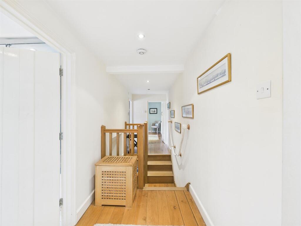 25 - Detached Period Property for Auction, Swinefo