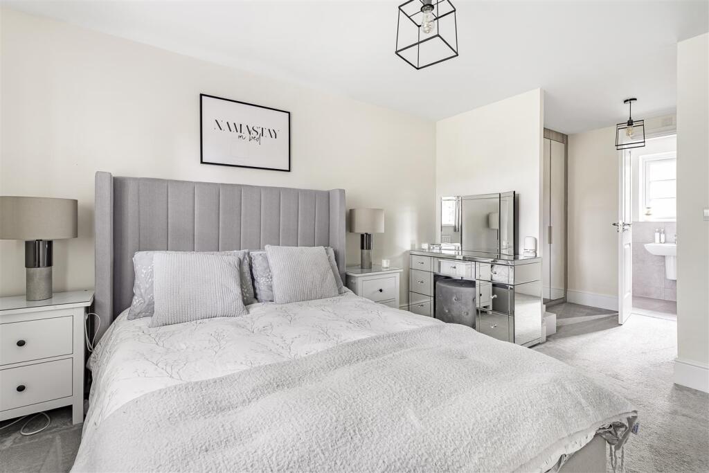 25 Drayson Way, Towcester (38).JPG