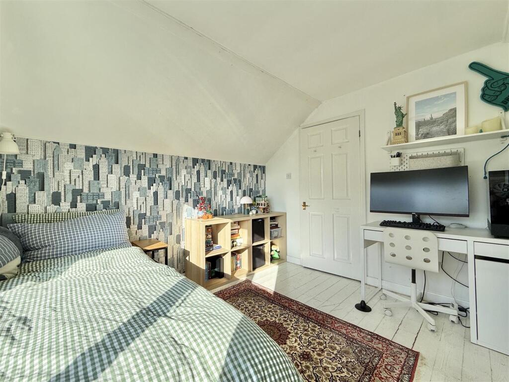 Ensuite  Bedroom.jpeg