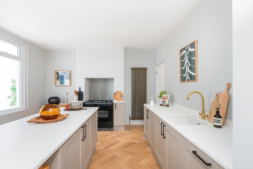 0O4STN - Kitchen C.jpg