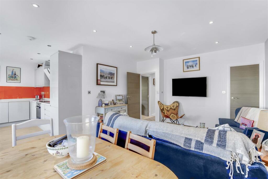 _Cinnamon_Apart__Hamilton_Rd__Wimbledon_SW19-12.jp