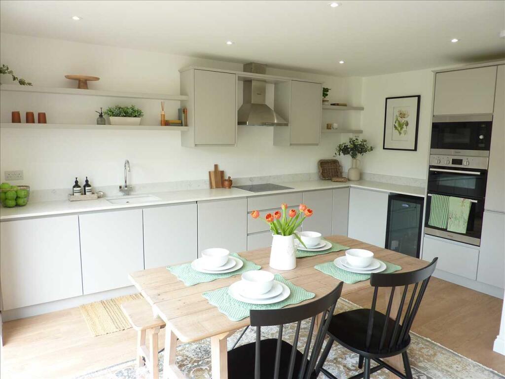 LIVING KITCHEN
