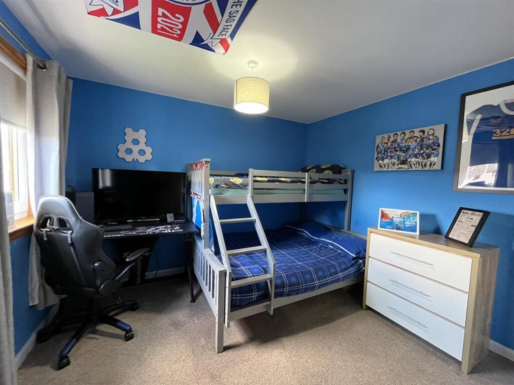BEDROOM 2