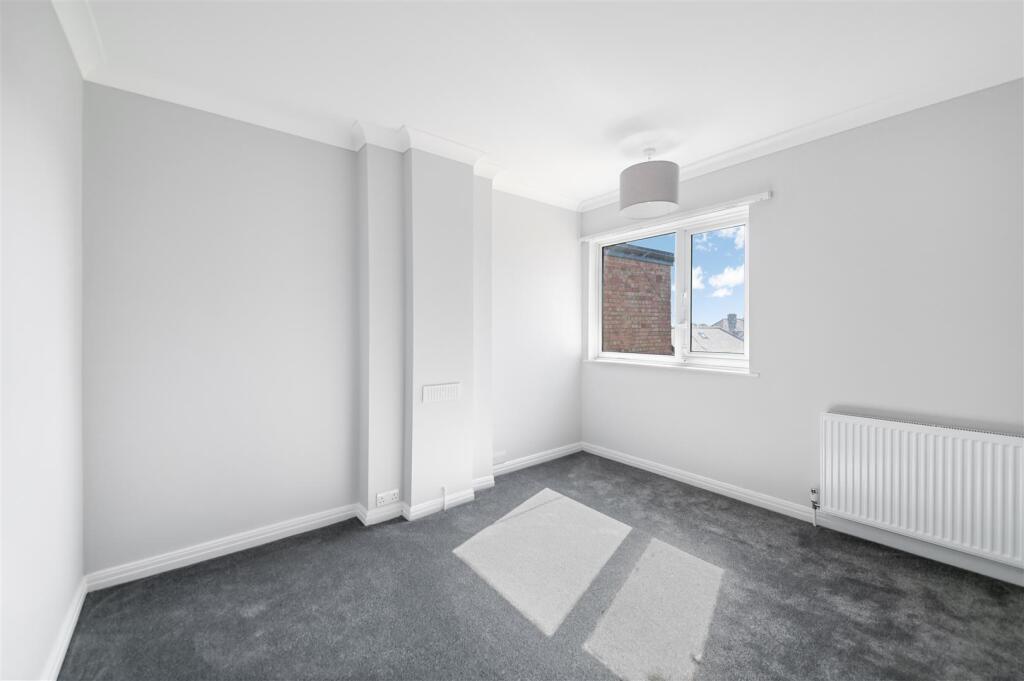 LONDON ROAD,520A-11.jpg