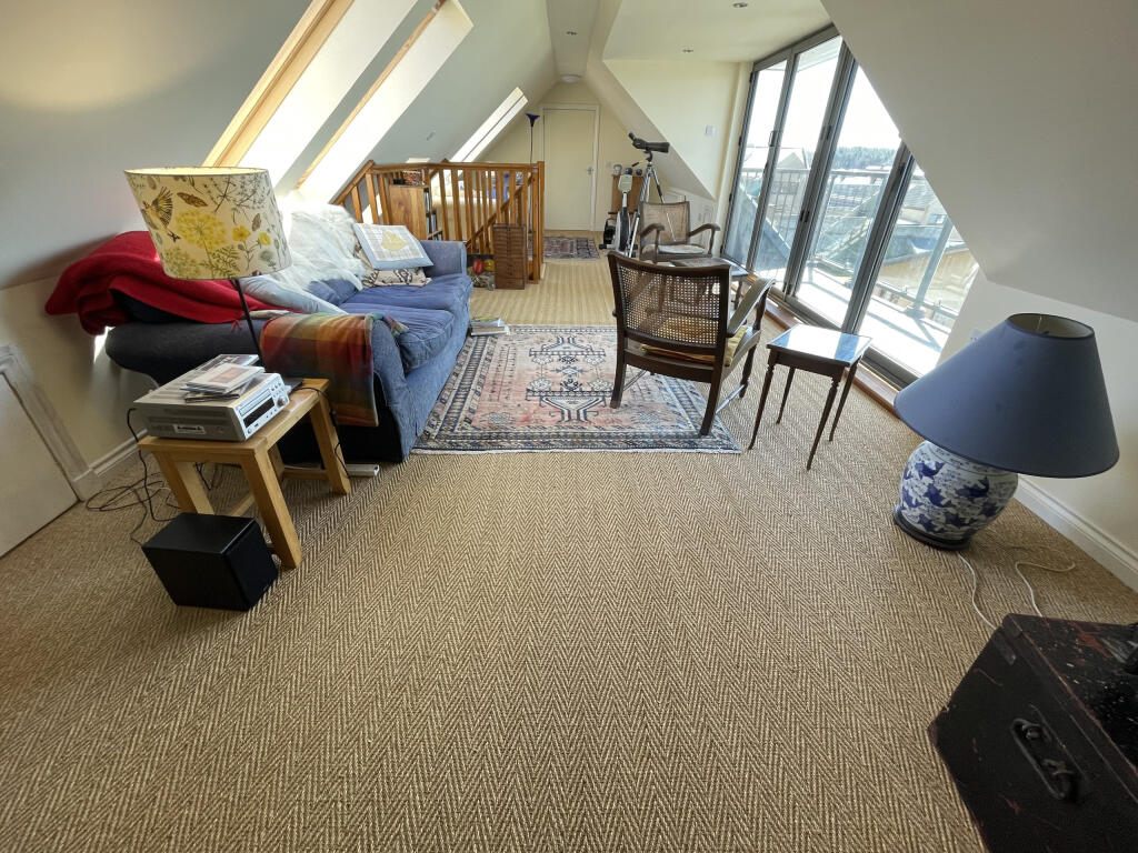 Lounge with Balcony a.JPG